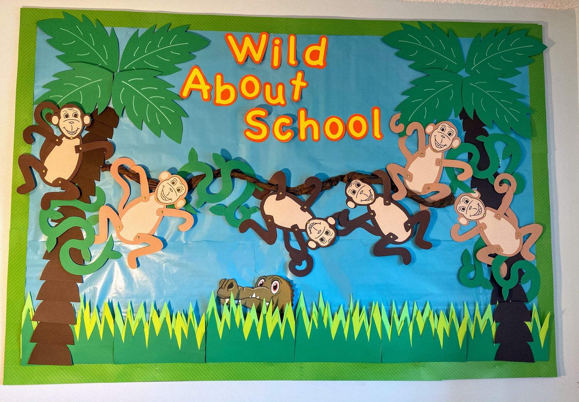 Teachers School Back to School/Summer Bulletin Board For Preschool Classrooms/Cutouts/Wild about School/Summer"/Decorations